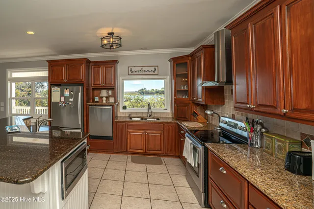 $1,160,000 | 726 Waterway Drive, Sunset Beach, NC 28468