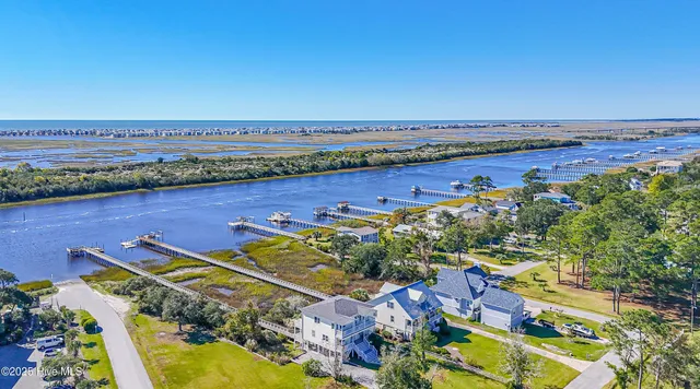 $1,160,000 | 726 Waterway Drive, Sunset Beach, NC 28468