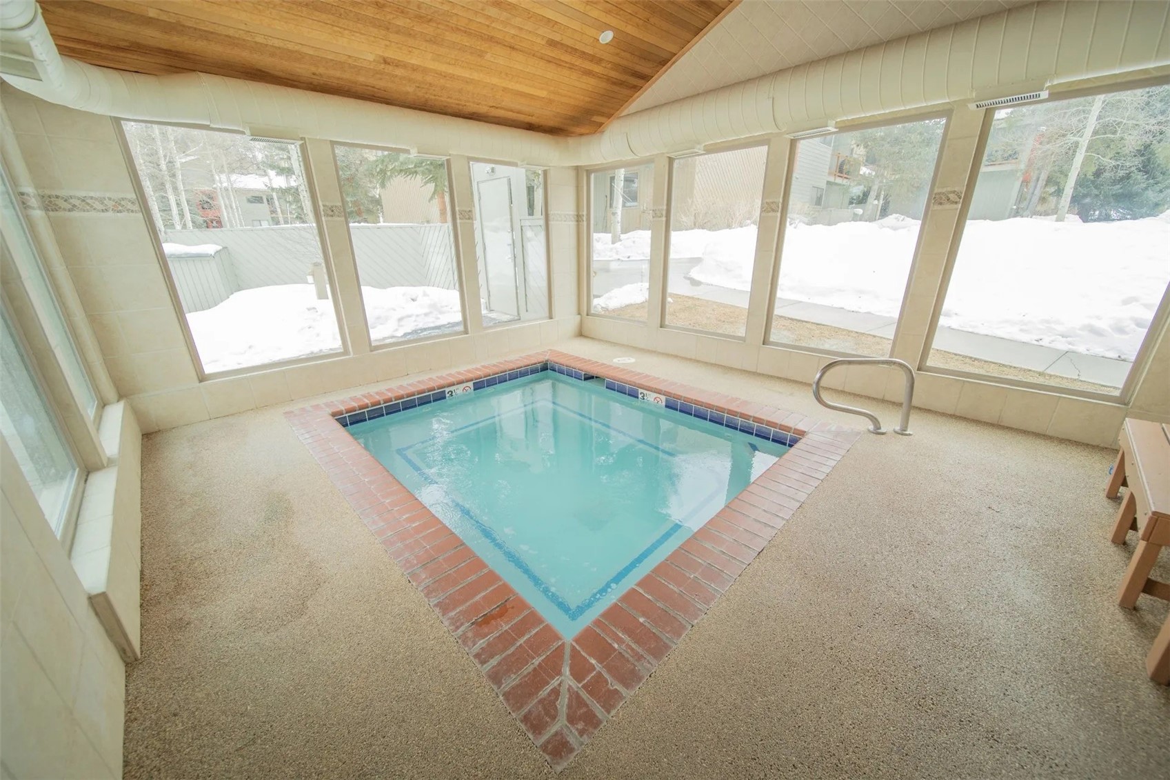 100 Wild Irishman Road, Unit 1110 Keystone, CO 80435 - Photo 21 of 25 Indoor Community hot tub