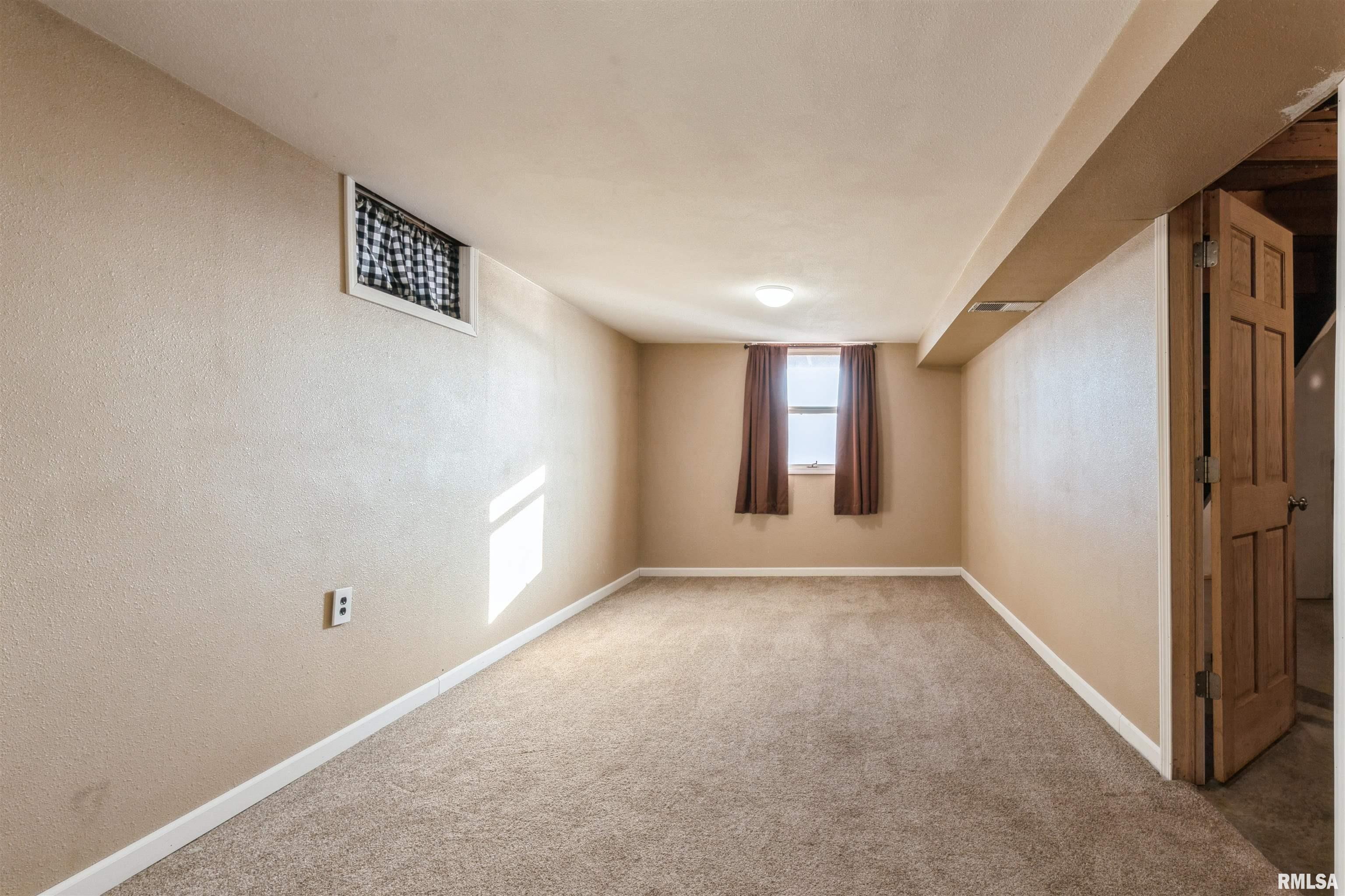 5876 Fulton Road Fulton, IL 61252 - Photo 12 of 21