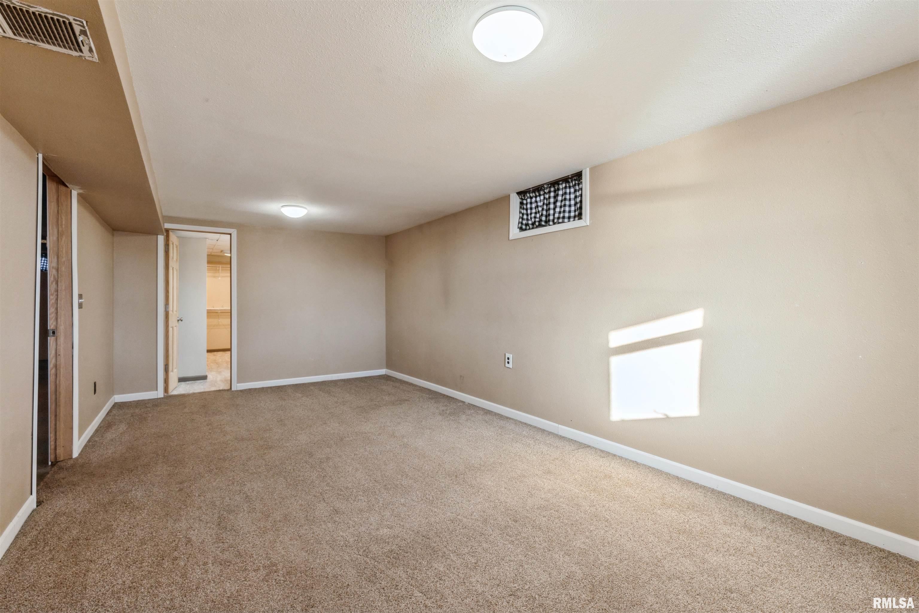 5876 Fulton Road Fulton, IL 61252 - Photo 13 of 21