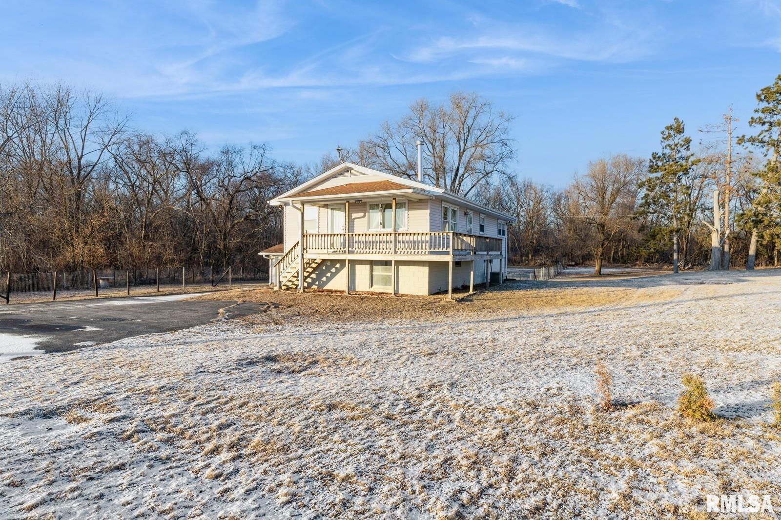 5876 Fulton Road Fulton, IL 61252 - Photo 2 of 21