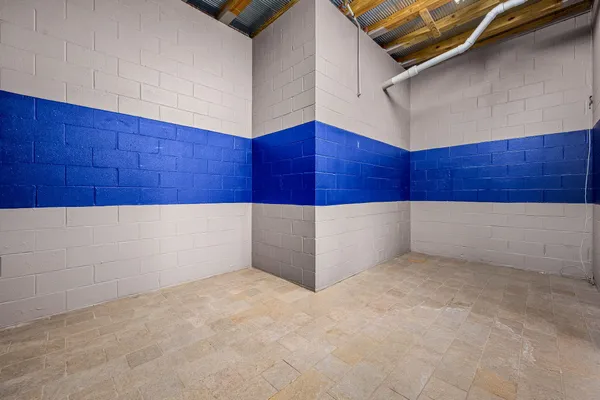 a view of a pathway with a yard