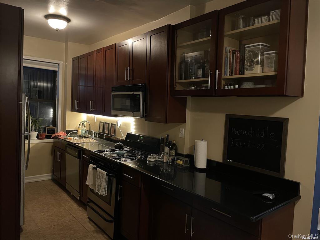 840 Bronx River Road, Unit 3B Yonkers, NY 10708 - Photo 2 of 8 Gallery Image 2