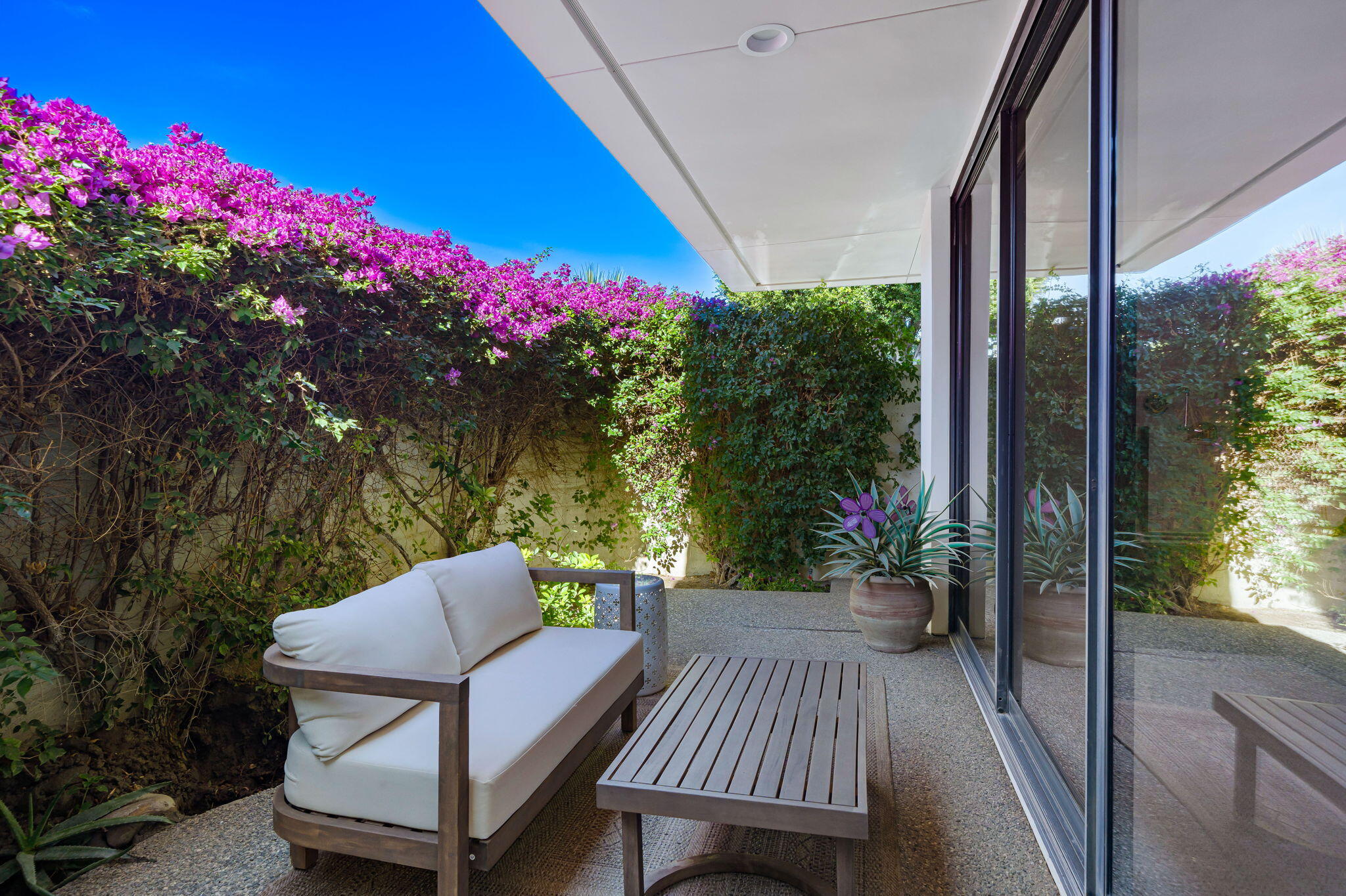 6 Exeter Court Rancho Mirage, CA 92270 - Photo 8 of 54 a view of balcony with a potted plant