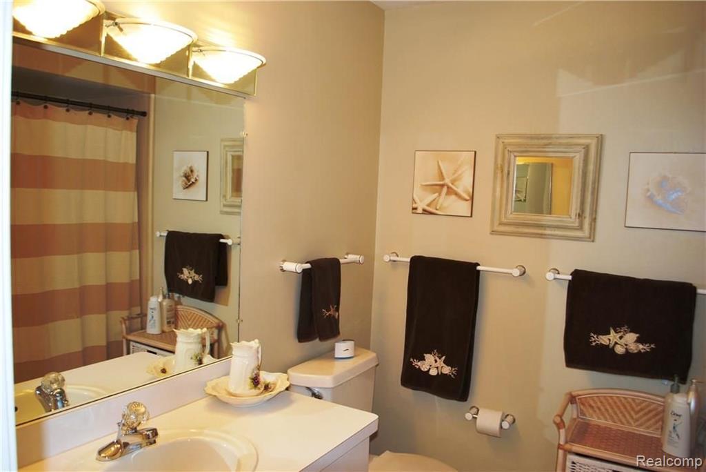 21630 River Ridge, Unit 202 Farmington, MI 48335 - Photo 25 of 35
