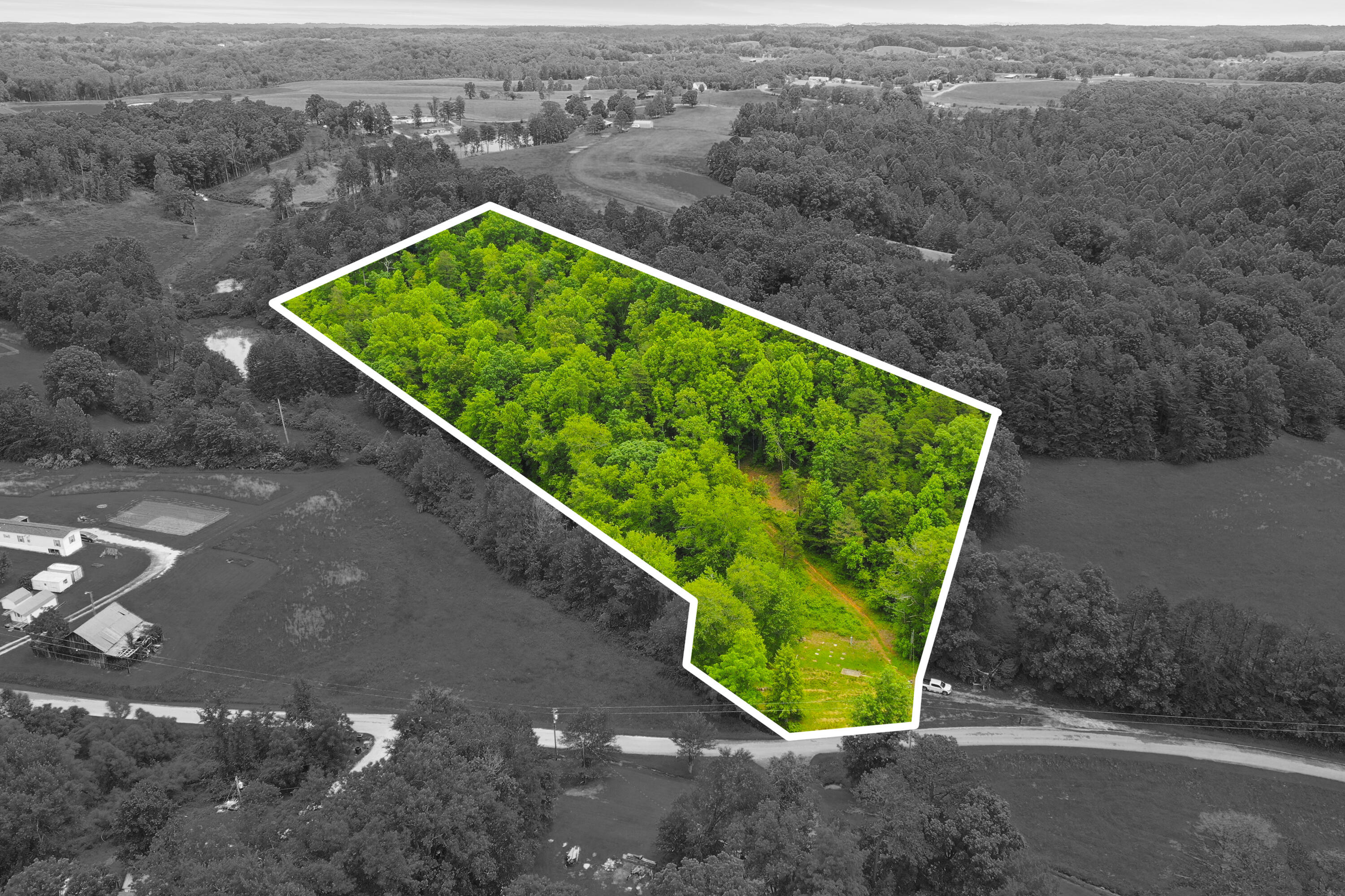 2062 Hellard Road Annville, KY 40402 - Photo 3 of 19 DJI_0011a
