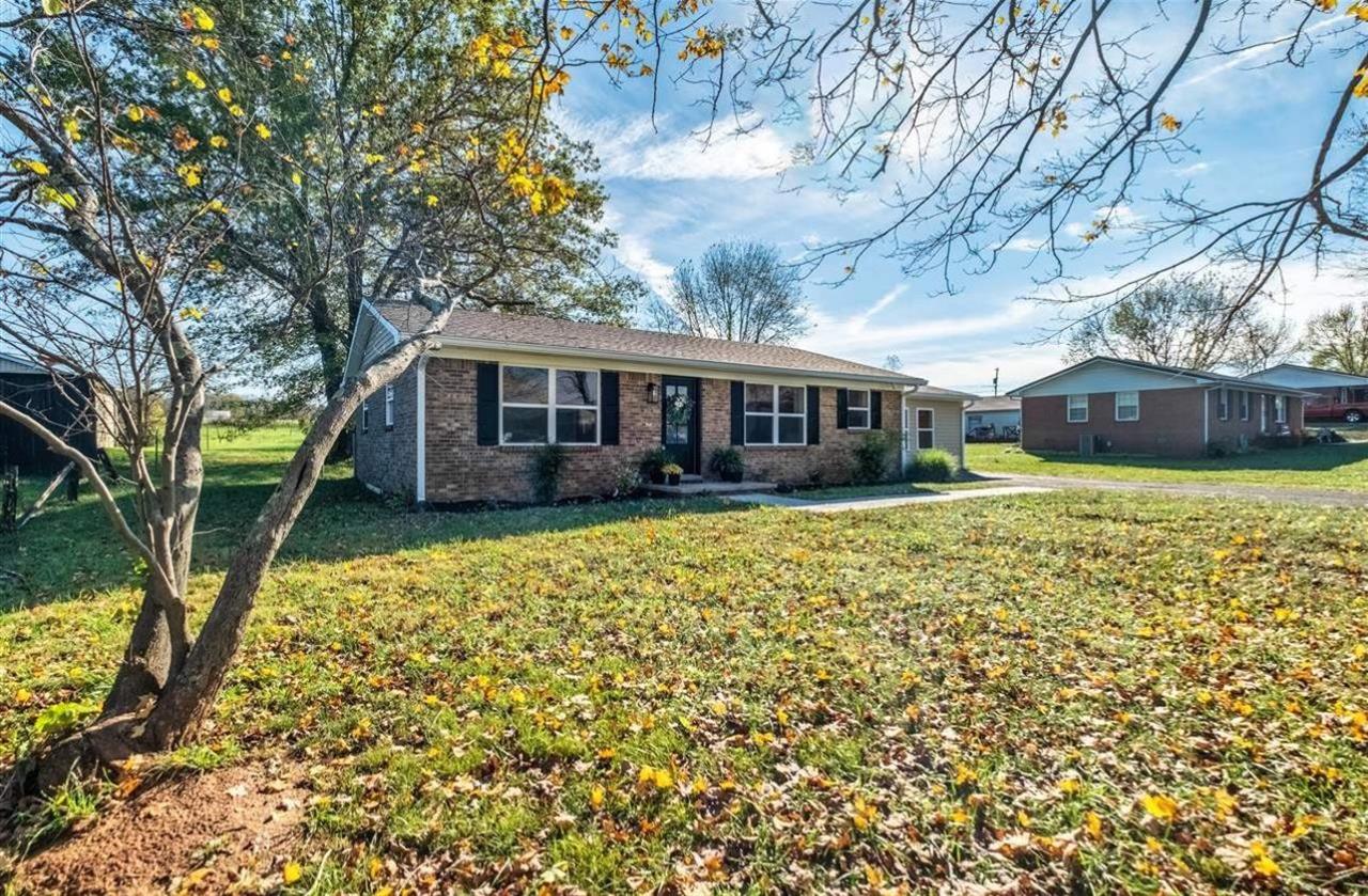 1040 Witt Road Bowling Green, KY 42101 - Photo 4 of 37 Gallery Image 4