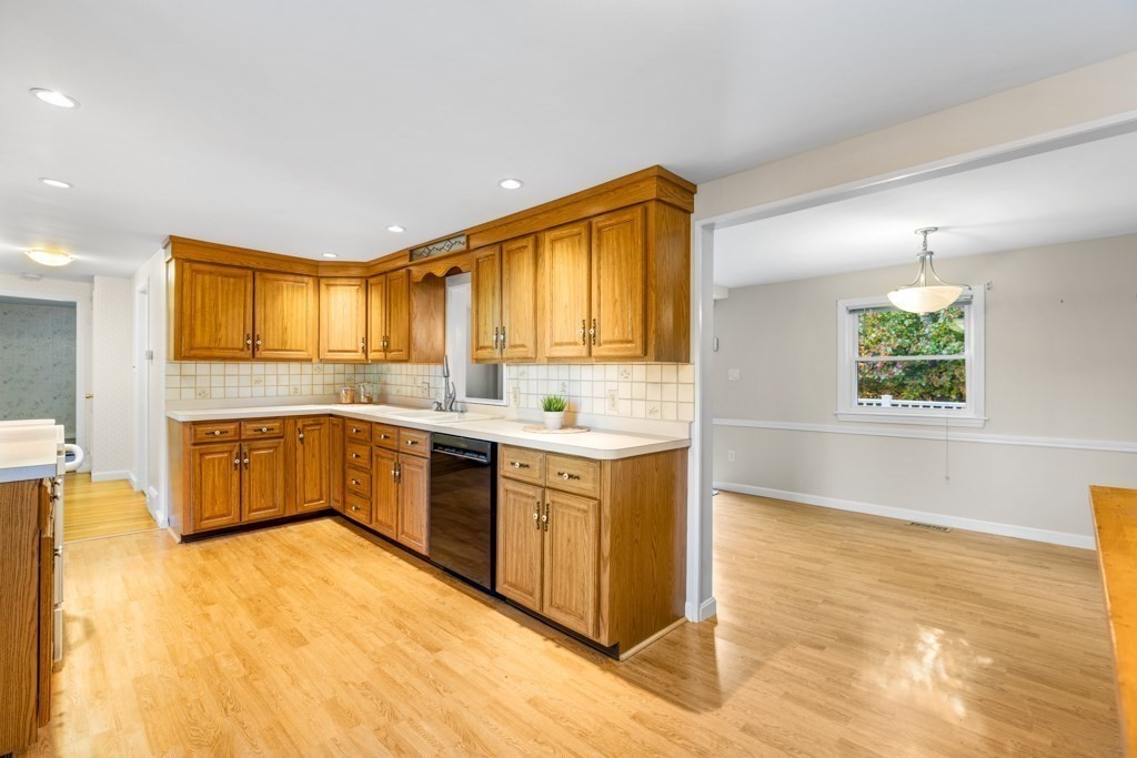 51 Elmcrest Road Wakefield, MA 01880 - Photo 16 of 41 Gallery Image 16