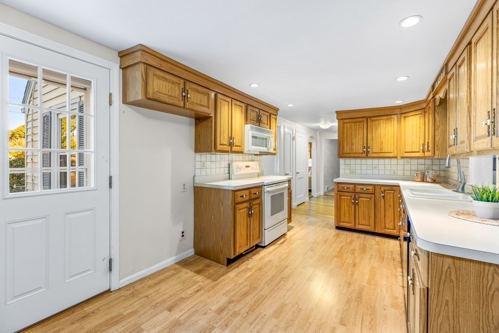 51 Elmcrest Road Wakefield, MA 01880 - Photo 17 of 41 Gallery Image 17