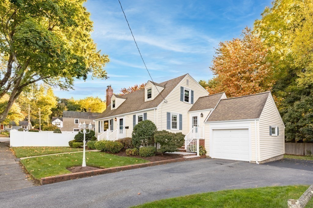 51 Elmcrest Road Wakefield, MA 01880 - Photo 3 of 41 Gallery Image 3