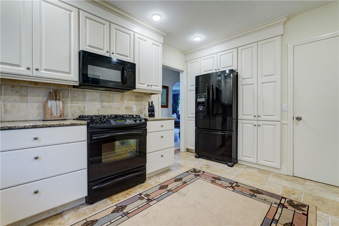 380 Hillside Avenue Rochester, NY 14610 - Photo 15 of 28