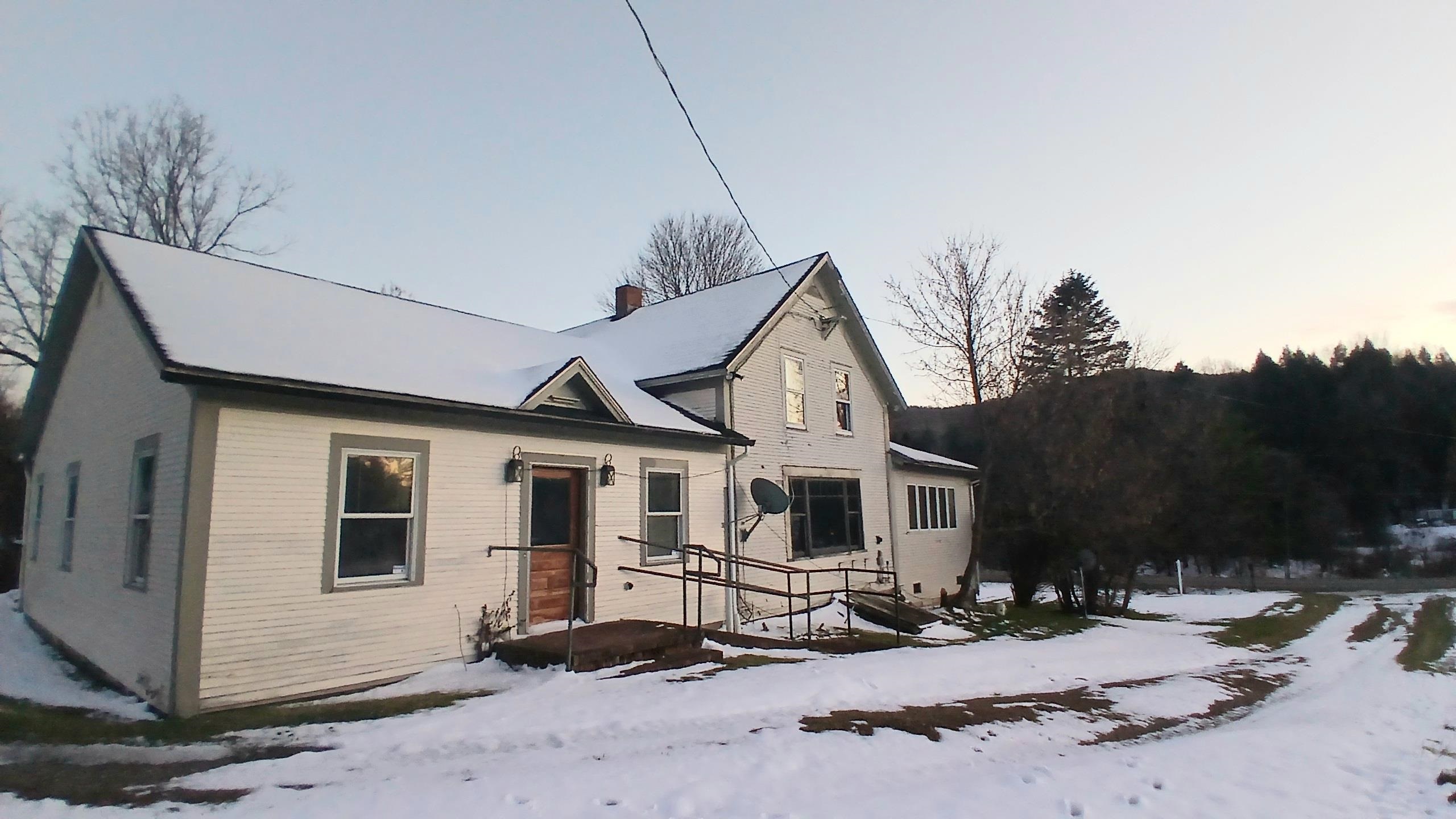 852 Pollander Road Cambridge, VT 05464 - Photo 3 of 33