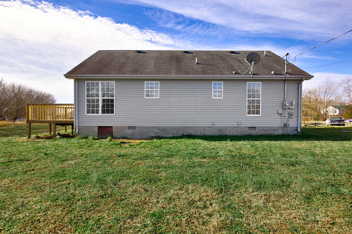 244 East Prospect Road Fayetteville, TN 37334 - Photo 22 of 24 a front view of a house with garden
