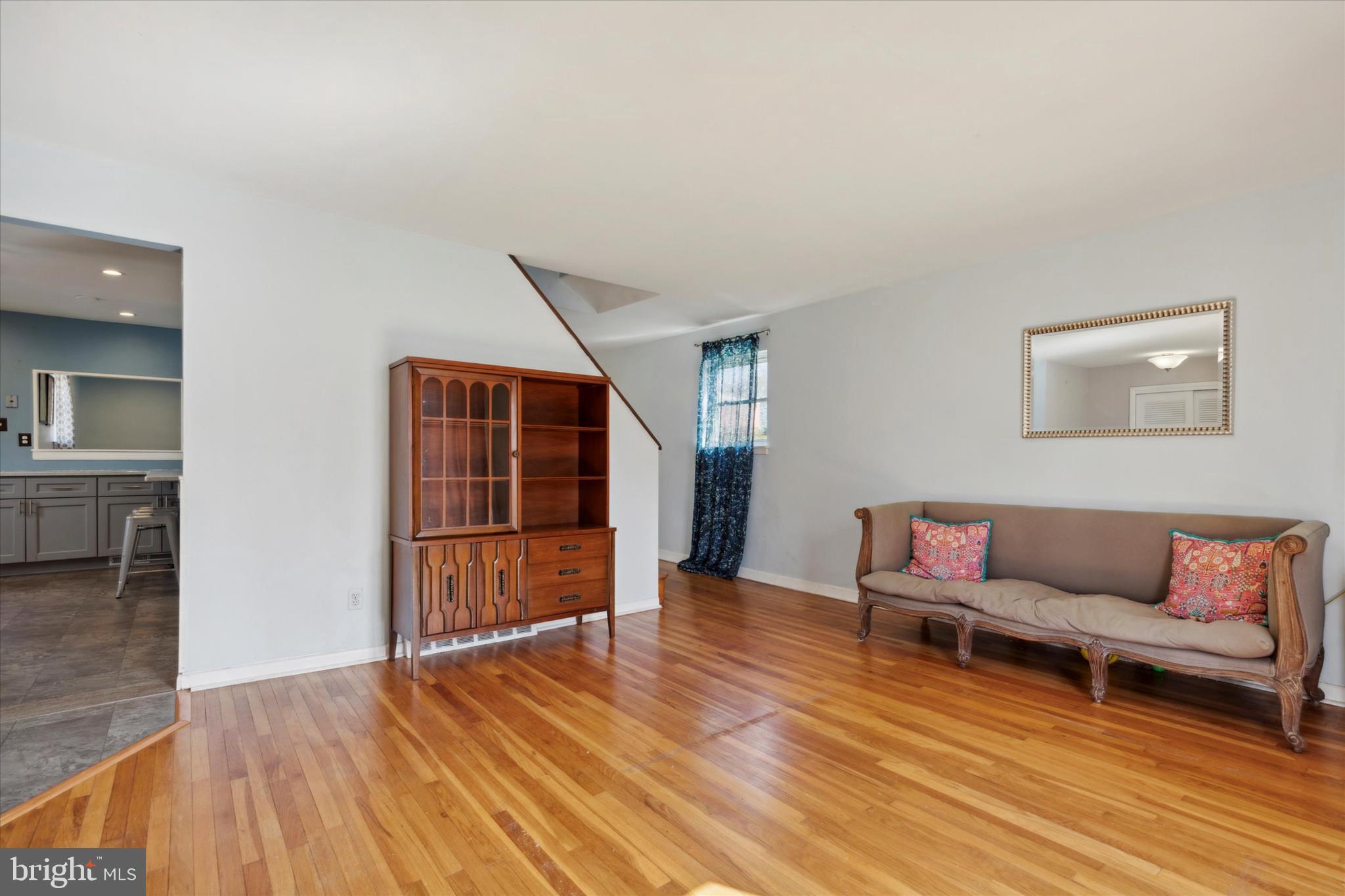 125 Lewis Road Havertown, PA 19083 - Photo 4 of 34
