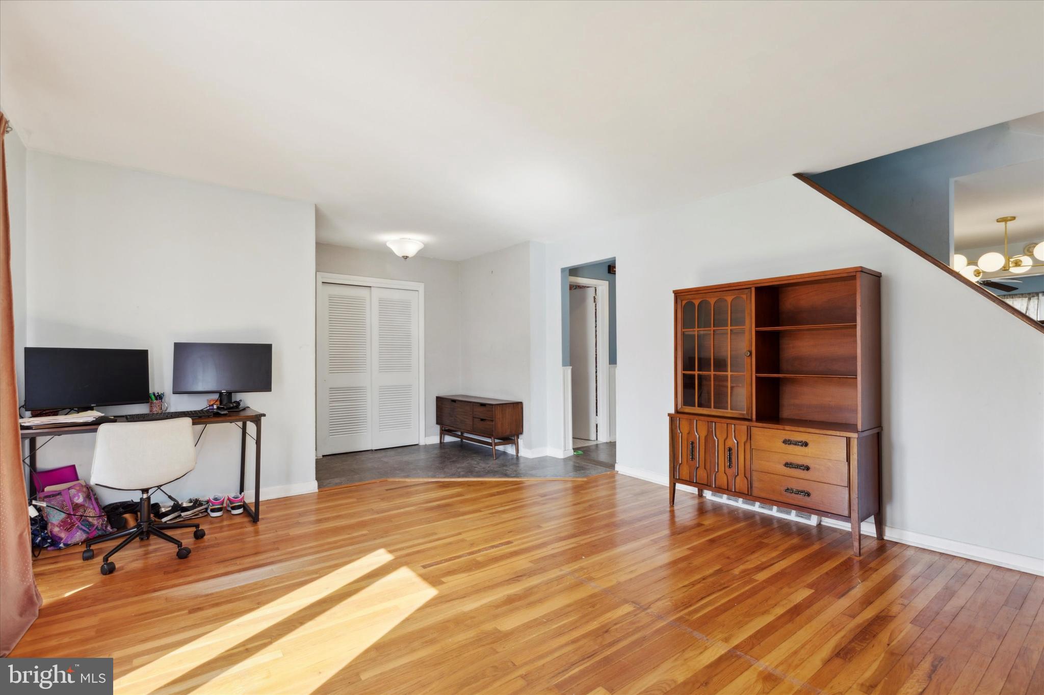 125 Lewis Road Havertown, PA 19083 - Photo 5 of 34