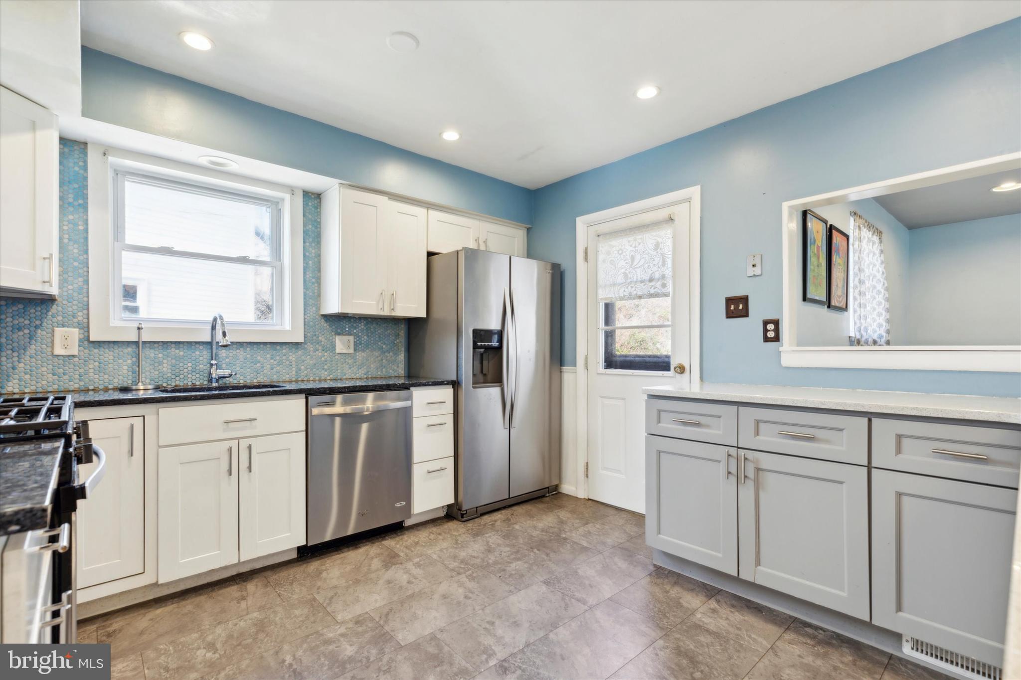 125 Lewis Road Havertown, PA 19083 - Photo 10 of 34