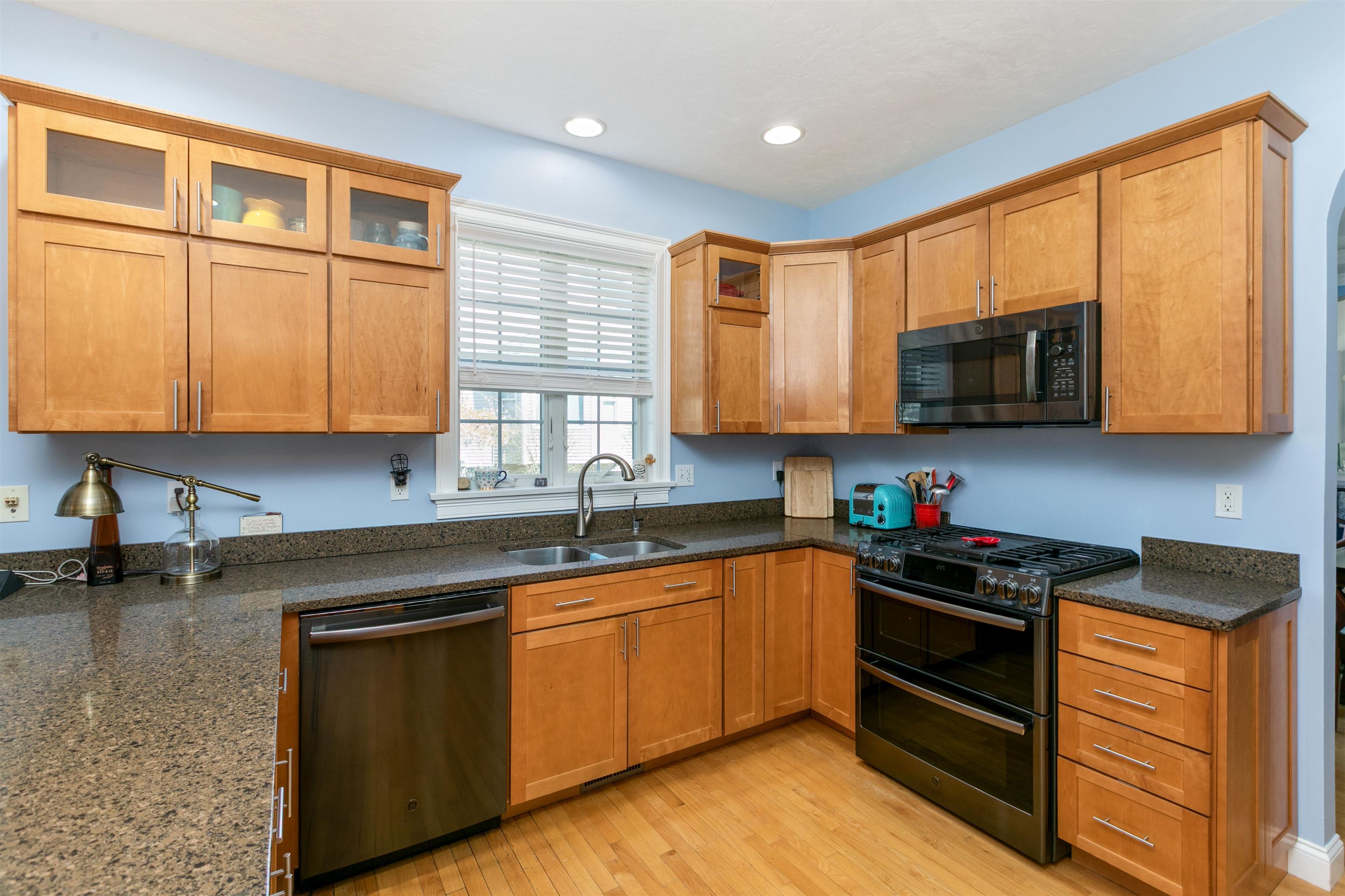 8 Crockett's Way Stratham, NH 03885 - Photo 5 of 34