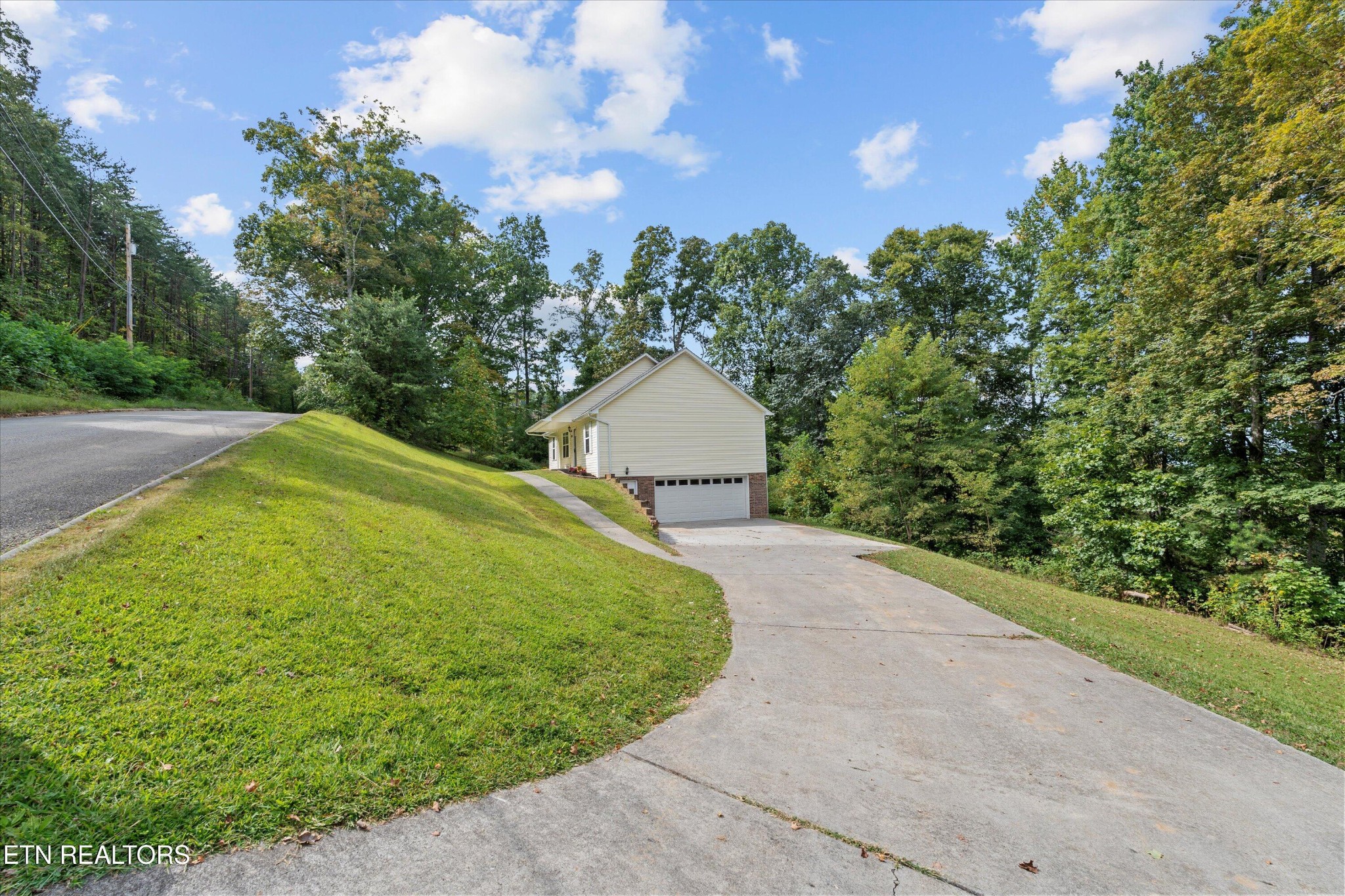 3844 Isaac Avenue Morristown, TN 37814 - Photo 19 of 23 a view of a back yard with green space