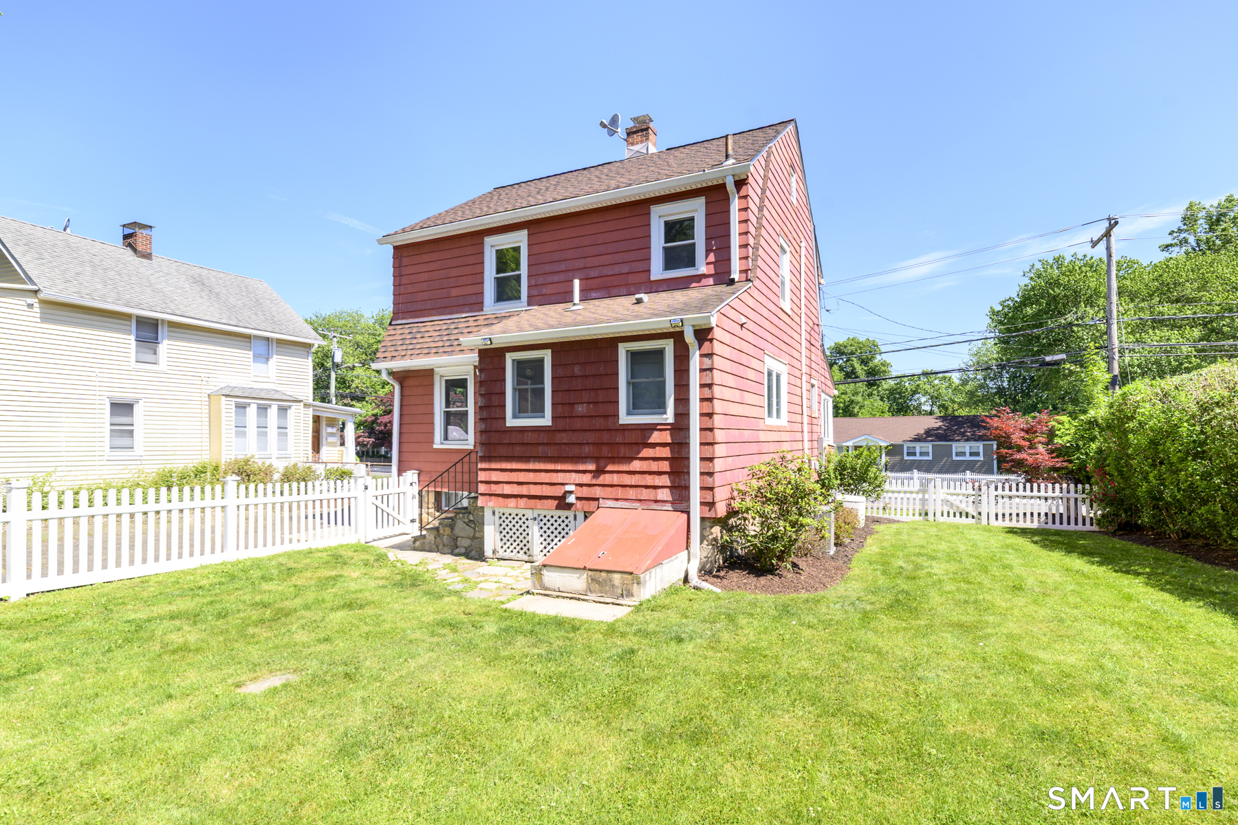 162 Toms Road Stamford, CT 06906 - Photo 26 of 30