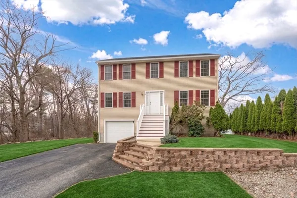 $799,900 | 3 Lee Street, Wilmington, MA 01887