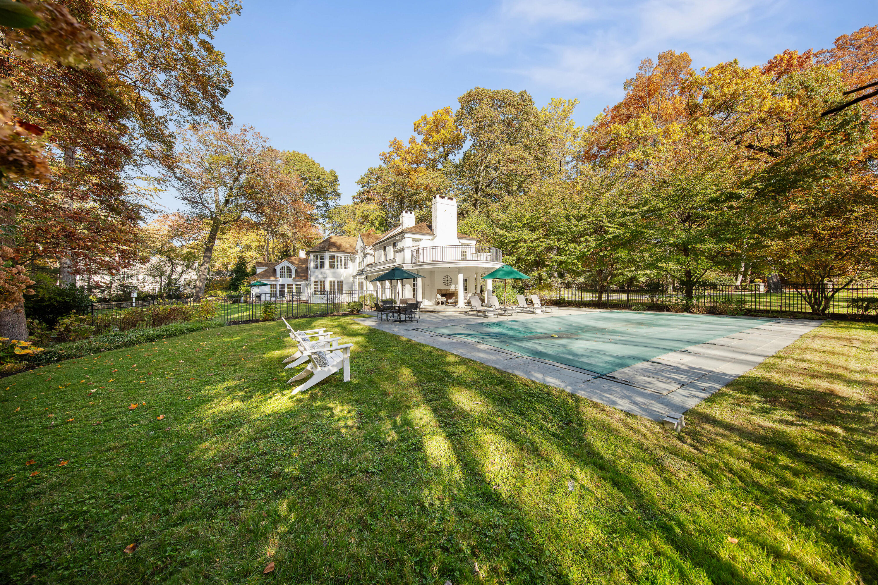 21 Halter Lane Darien, CT 06820 - Photo 6 of 45 a view of a house with a big yard