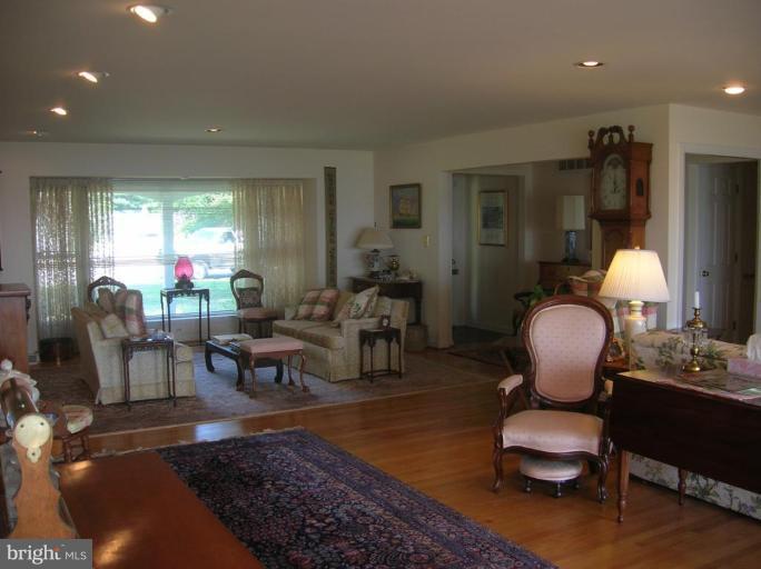 3740 Ramsgate Drive Annapolis, MD 21403 - Photo 10 of 12 Dining Area