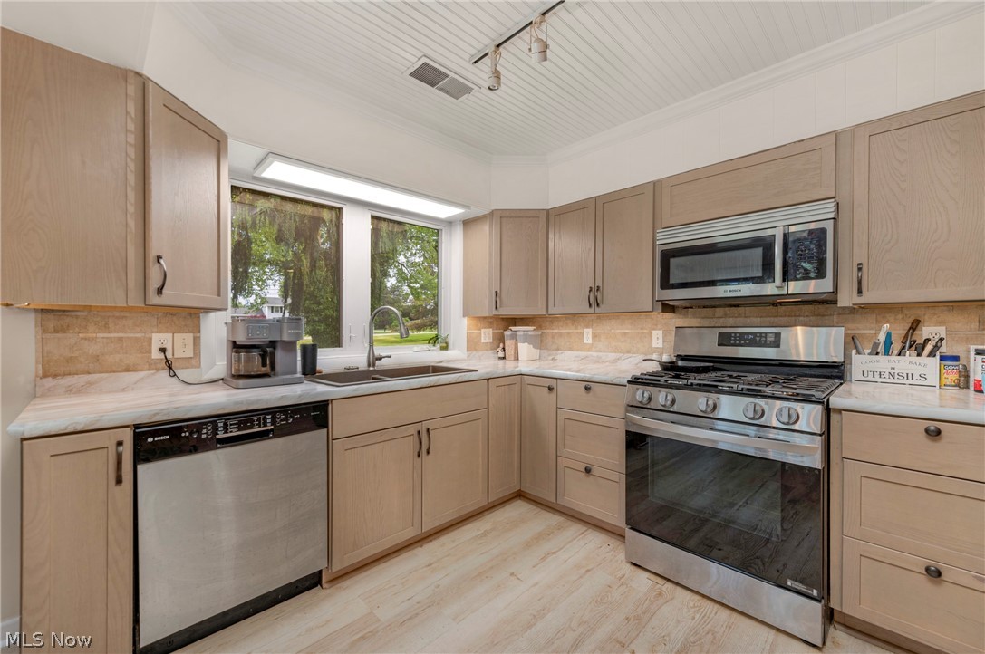 1416 East Bogart Road Sandusky, OH 44870 - Photo 12 of 48