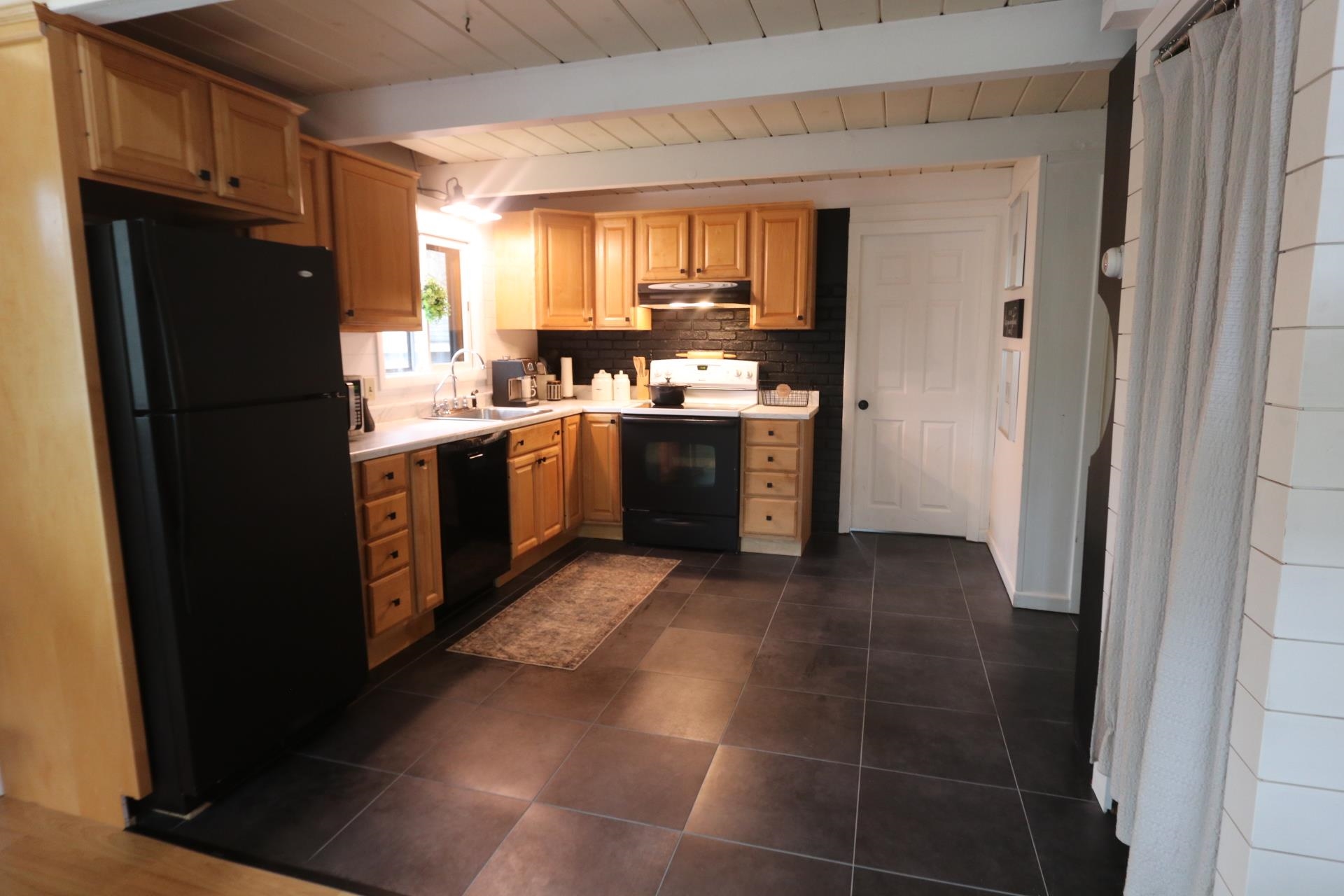 18 Bishops Gate Road Wolfeboro, NH 03894 - Photo 4 of 23 Gallery Image 4