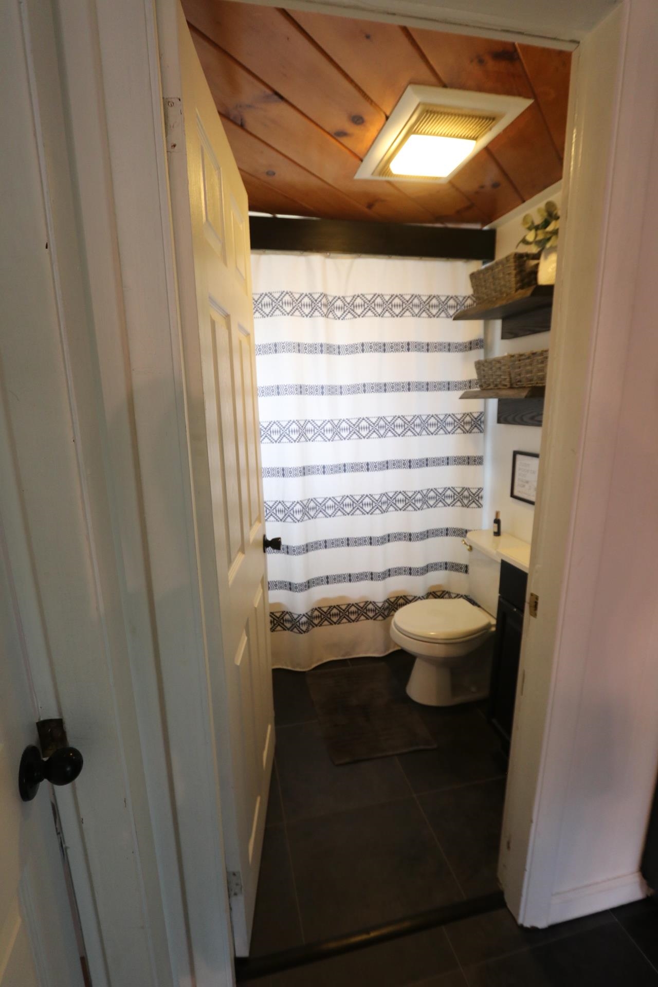 18 Bishops Gate Road Wolfeboro, NH 03894 - Photo 8 of 23 Gallery Image 8