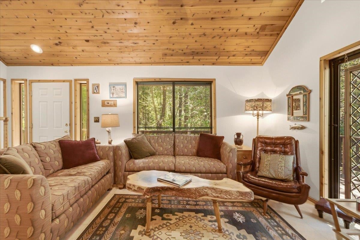 20929 Fall Crk Road Dunsmuir, CA 96025 - Photo 13 of 28 Gallery Image 13