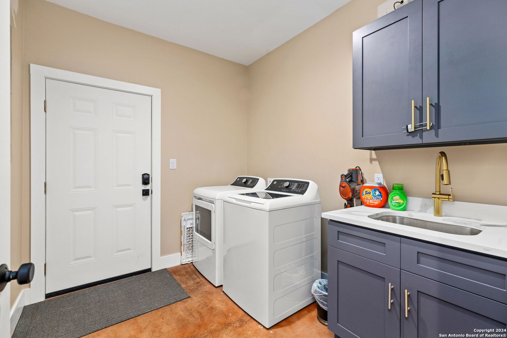 822 Mountain Vly Drive Concan, TX 78838 - Photo 30 of 45