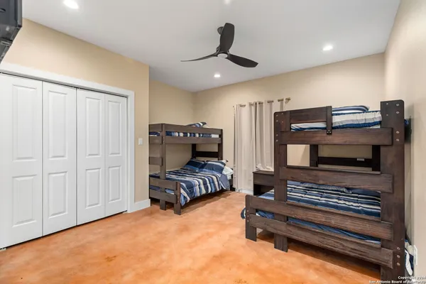 $675,000 | 822 Mountain Vly Drive, Concan, TX 78838