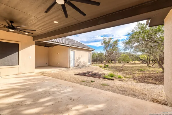 $675,000 | 822 Mountain Vly Drive, Concan, TX 78838