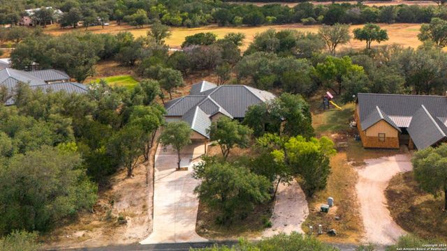 $675,000 | 822 Mountain Vly Drive, Concan, TX 78838