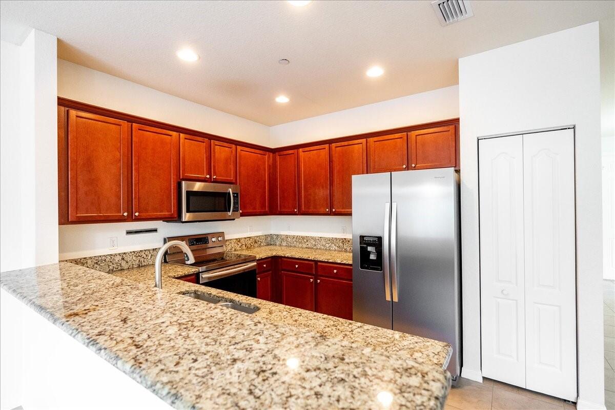 104 Southwest Otter Run Place Stuart, FL 34997 - Photo 19 of 51 104 SW Otter Run kitchen 4
