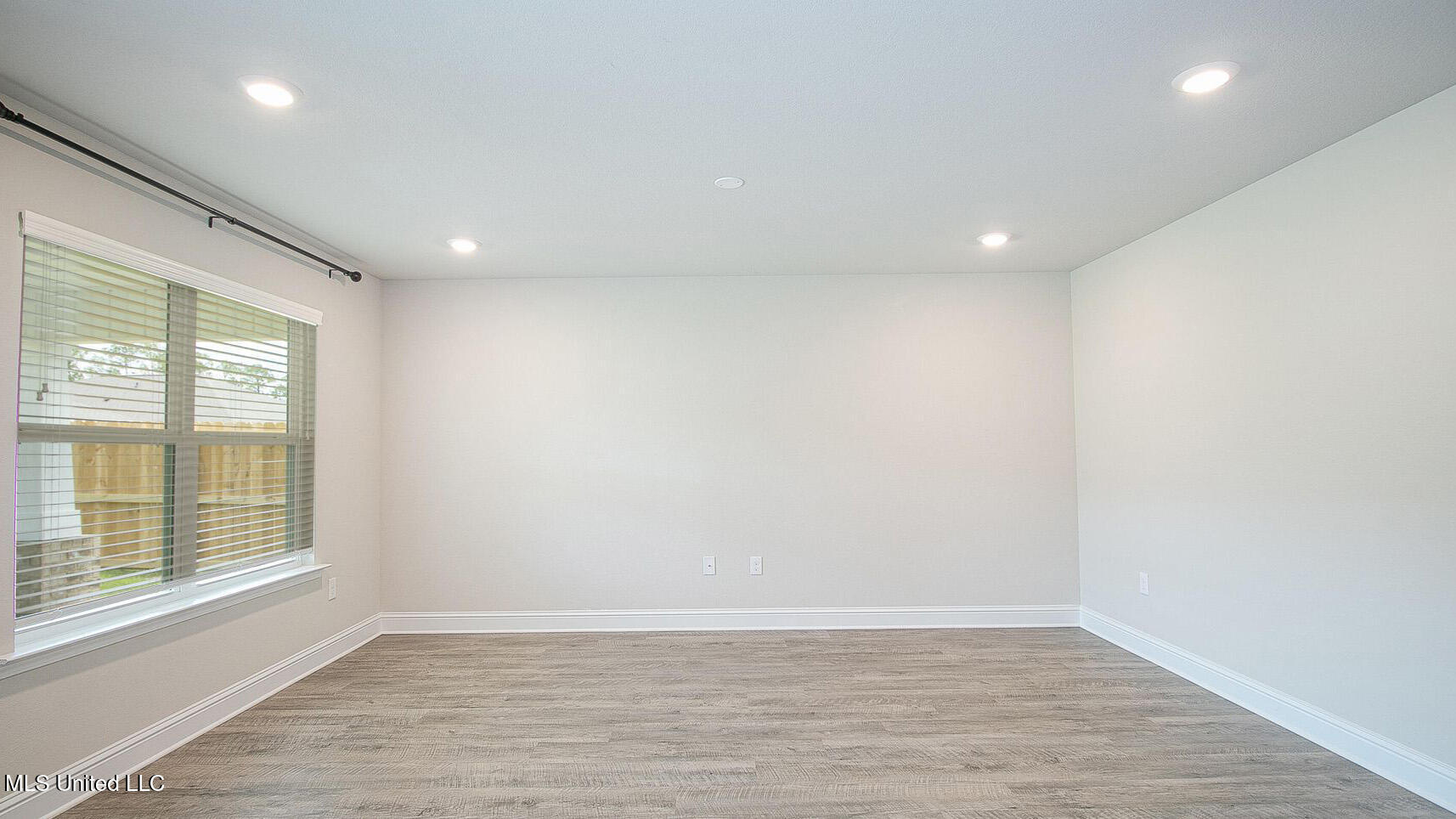 45 Monarch Drive Lucedale, MS 39452 - Photo 6 of 20 Living Room