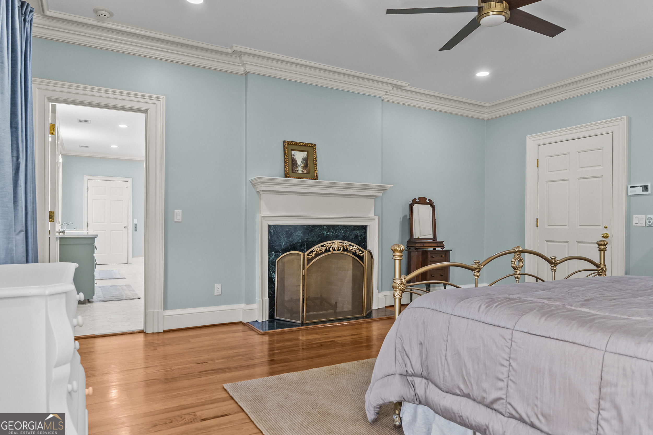 440 Ocilla Highway Fitzgerald, GA 31750 - Photo 49 of 96 a bedroom with a bed and a dresser