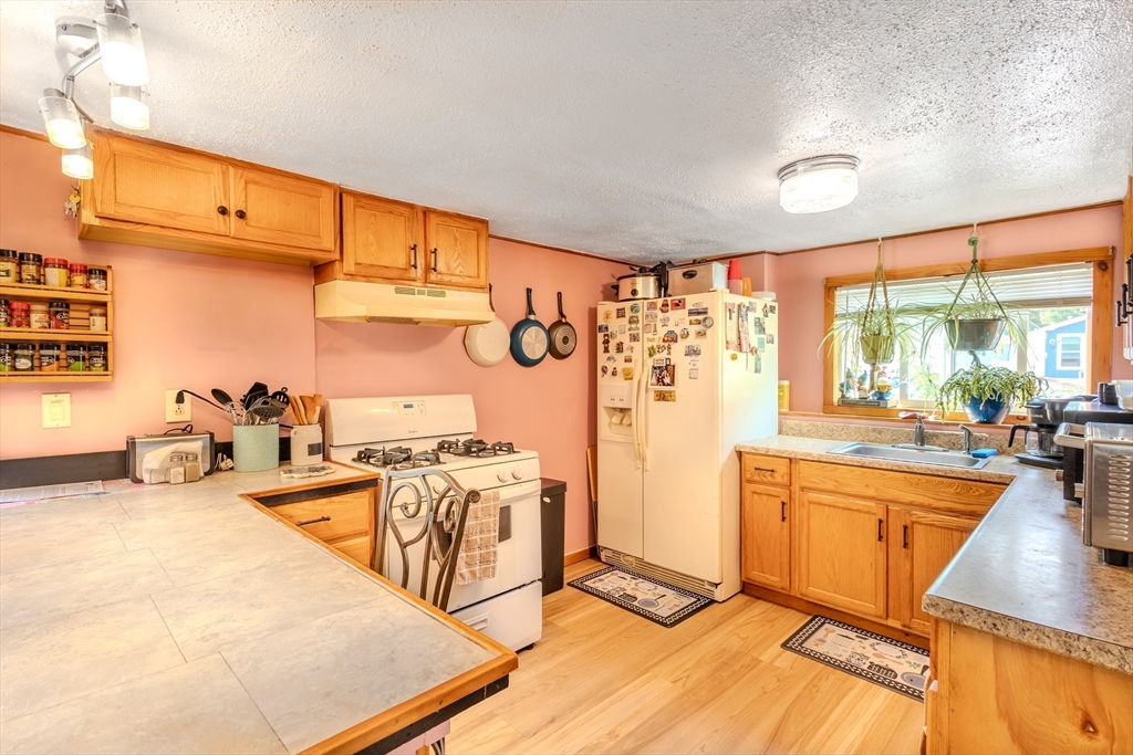 1540 Broadway, Unit 31 Raynham, MA 02767 - Photo 10 of 23