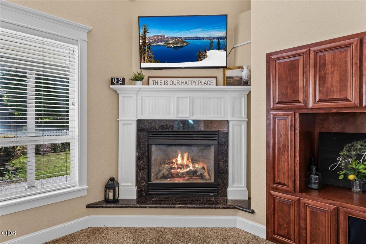 928 Buck Point Street Central Point, OR 97502 - Photo 12 of 43
