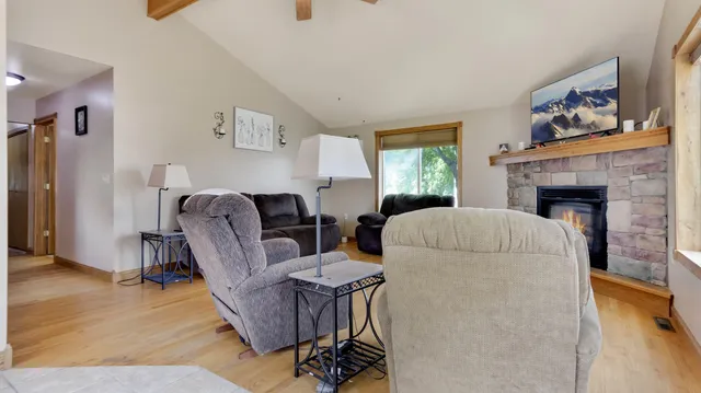 $198,900 | 612 East Broadway Street, Blair, WI 54616