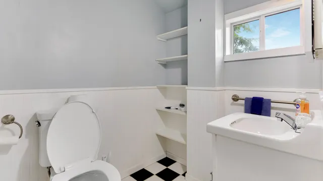 $198,900 | 612 East Broadway Street, Blair, WI 54616