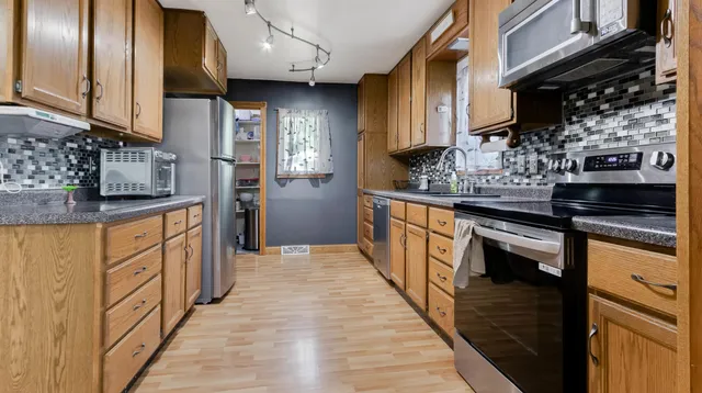 $198,900 | 612 East Broadway Street, Blair, WI 54616