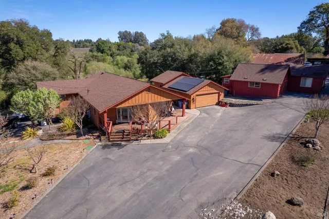 $5,999,998 | 1748 Laguna Road, Santa Rosa, CA 95401