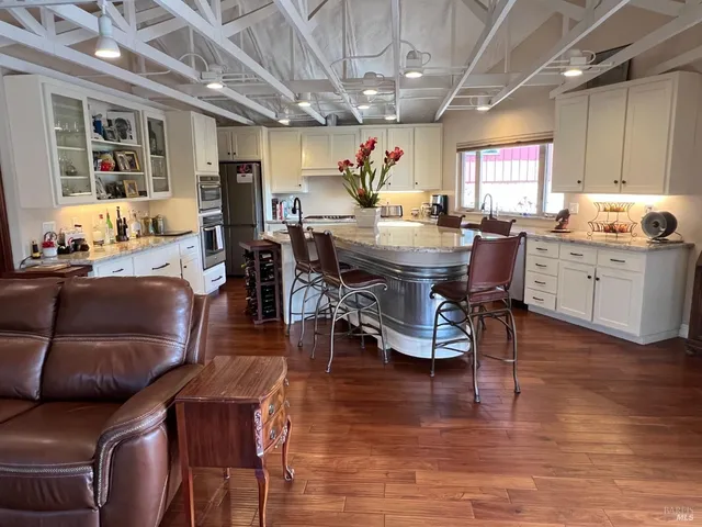 $5,999,998 | 1748 Laguna Road, Santa Rosa, CA 95401