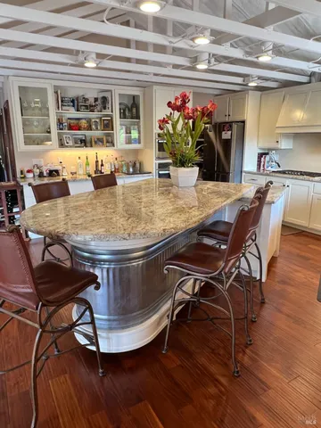 $5,999,998 | 1748 Laguna Road, Santa Rosa, CA 95401