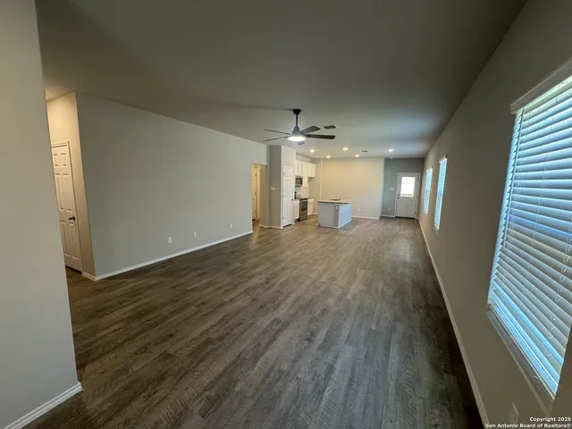 $1,675 | 3439 RedBud Grove, San Antonio, TX 78264