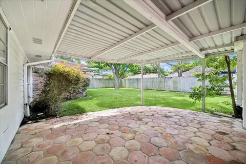 $368,800 | 8015 Burning Hills Drive, Houston, TX 77071