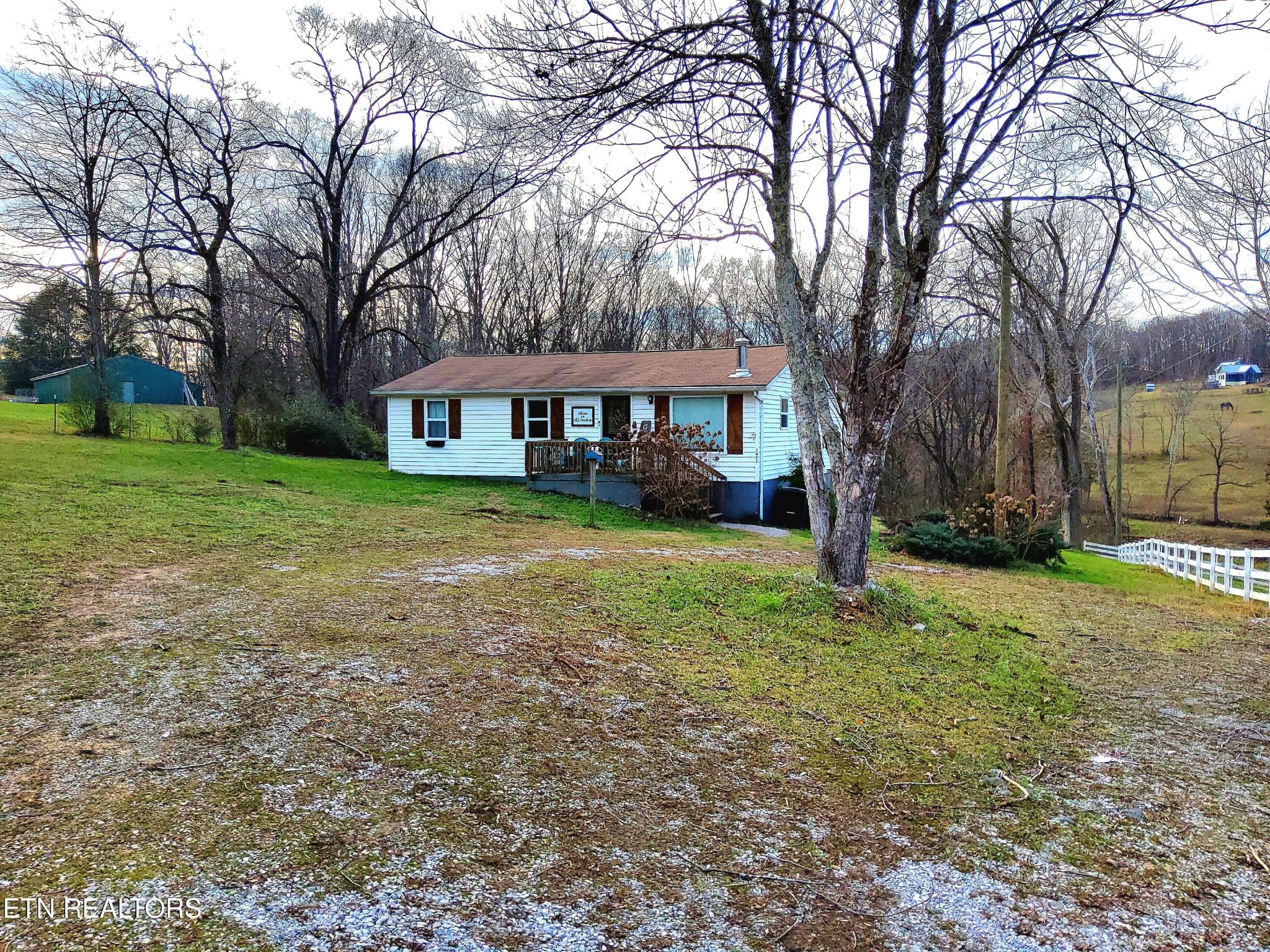 1471 Harold Patterson Road Dandridge, TN 37725 - Photo 4 of 31 Gallery Image 4