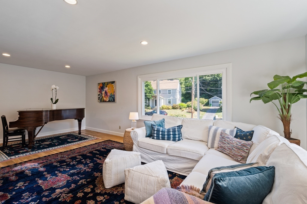 154 Lincoln Road Medford, MA 02155 - Photo 3 of 27 Gallery Image 3